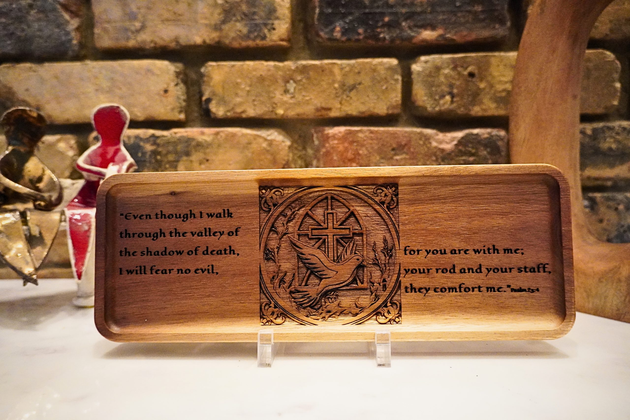Acacia Wood Psalm 23:4 Plaque - Image 2