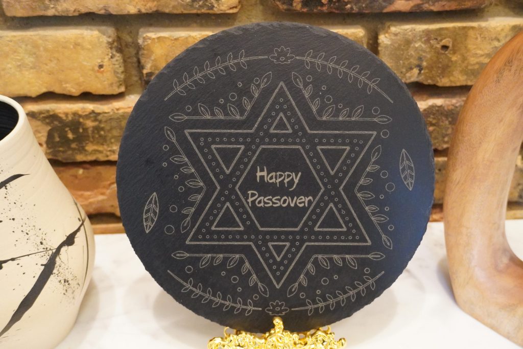 Star of David "Happy Passover" - Round Slate